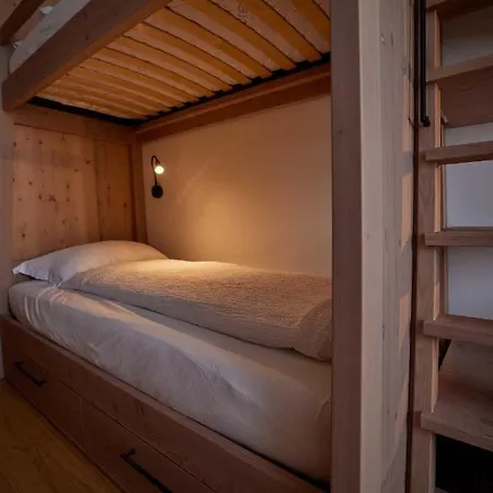 Hostel Monte Generoso *