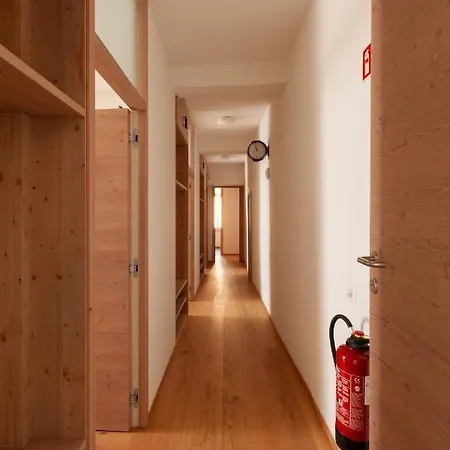 Hostel Monte Generoso *