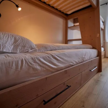 Hostel Monte Generoso *